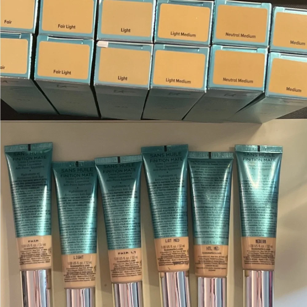 IT Cosmetics CC+ Cream Oil-Free Matte with SPF 40 - Neutral Medium - Picture 9 of 9